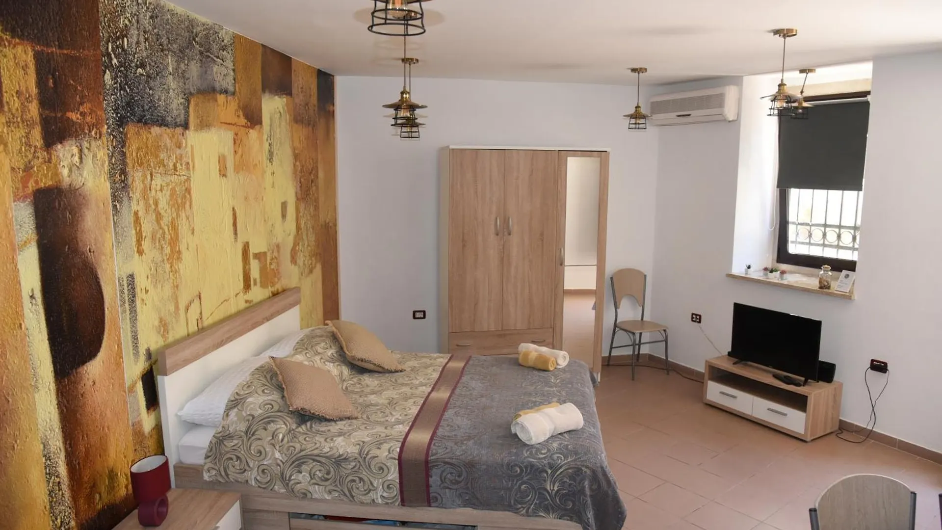 Central Apartments Circolo روفينج