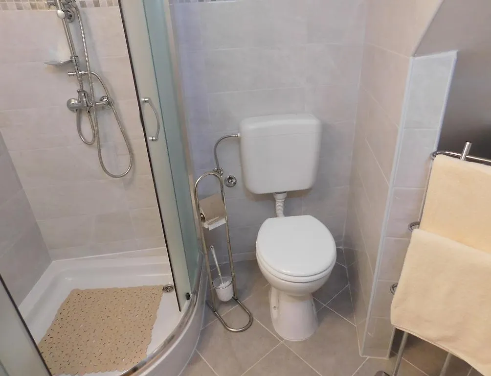 Central Apartments Circolo روفينج