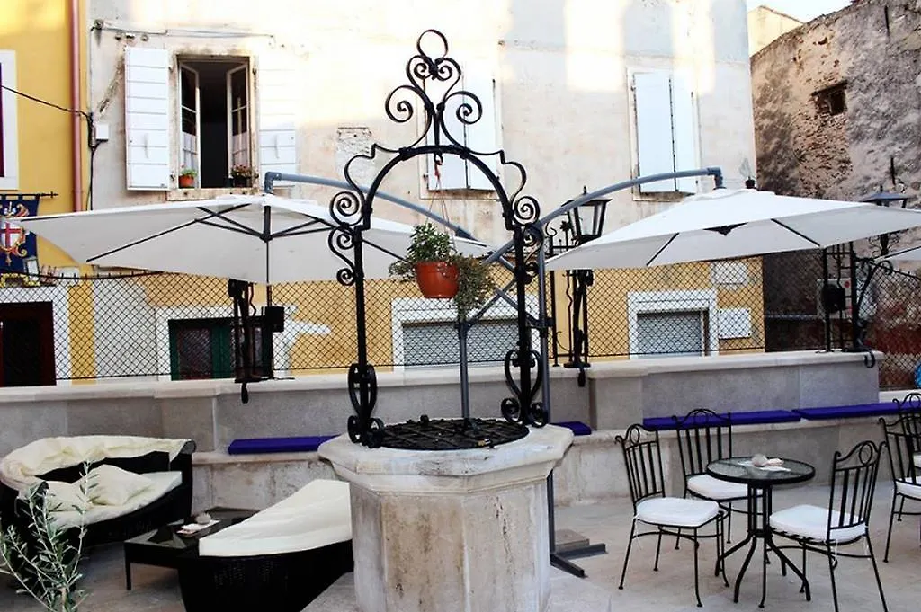 Central Apartments Circolo روفينج